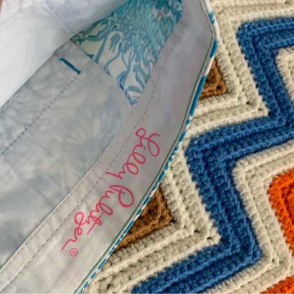 Lilly Pulitzer Buttercup Short Lion in the Sun Print - Picture 2 of 4